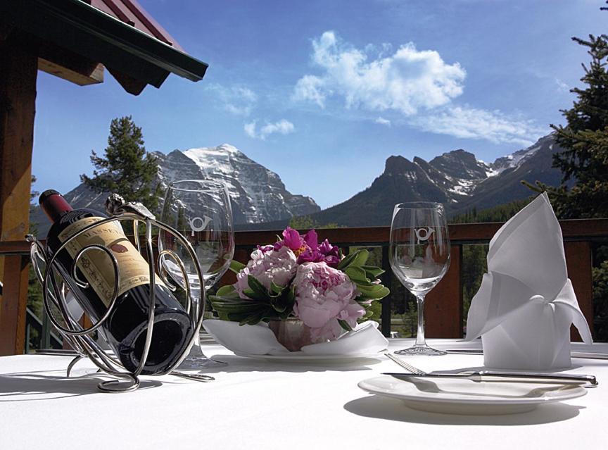 Post Hotel And Spa Lake Louise Restoran fotoğraf